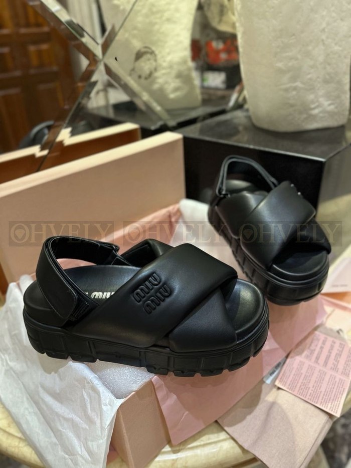 미우미우 통굽 샌들