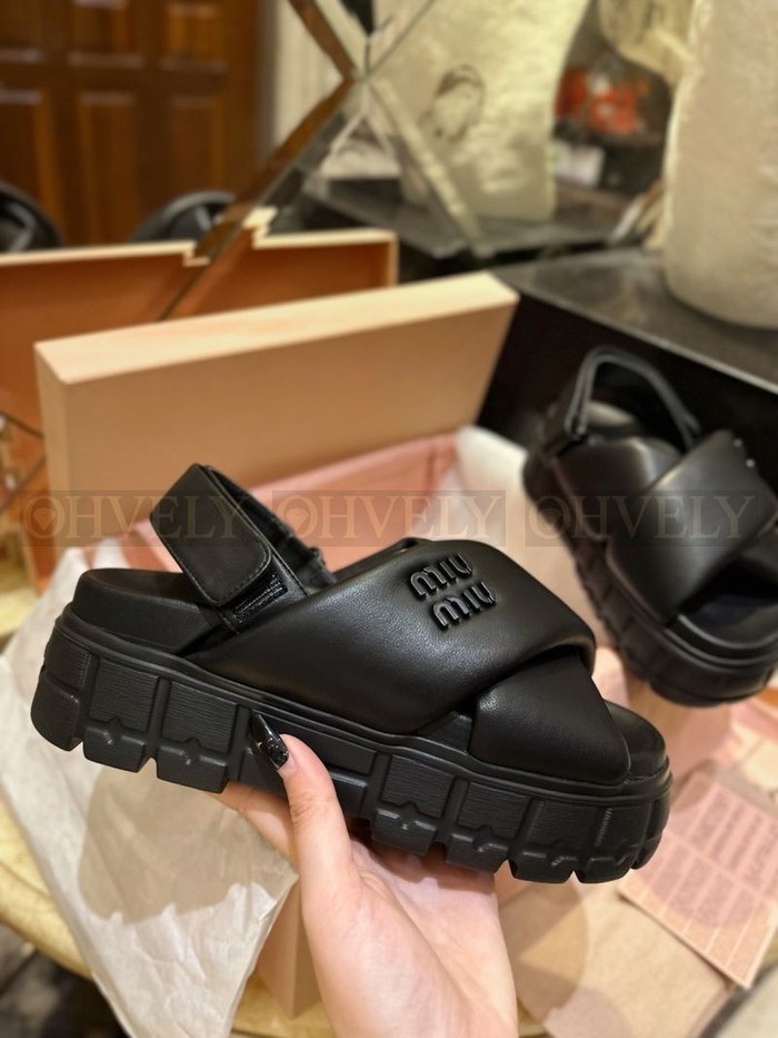 미우미우 통굽 샌들