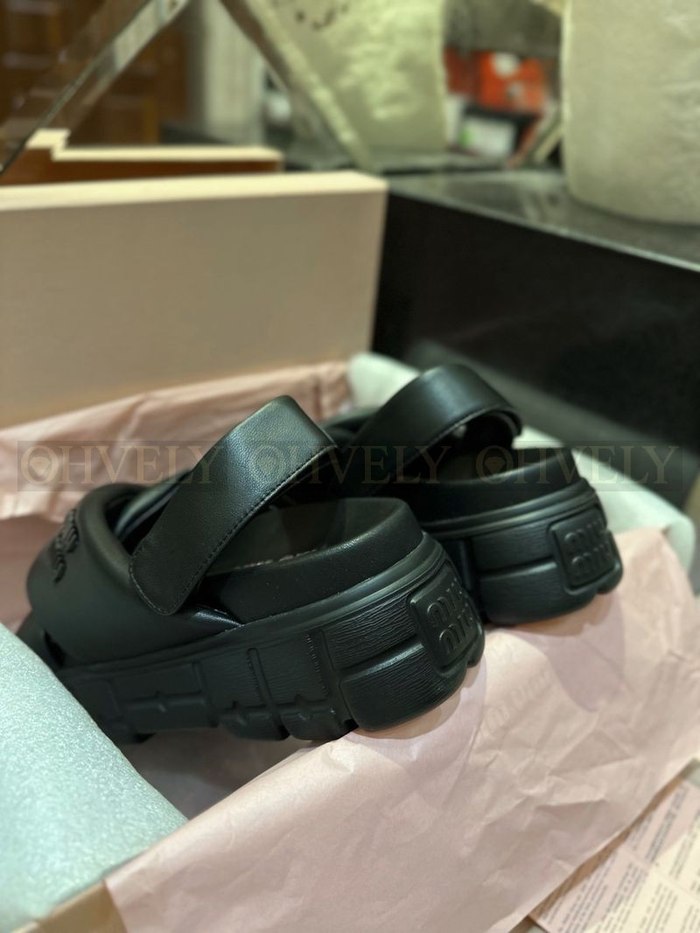 미우미우 통굽 샌들