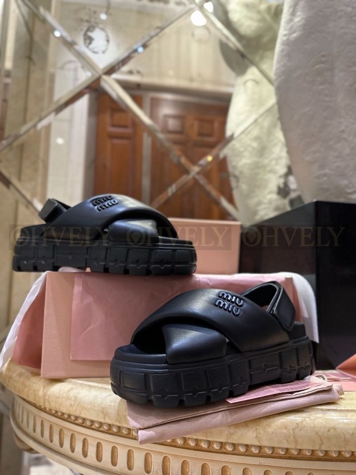 미우미우 통굽 샌들
