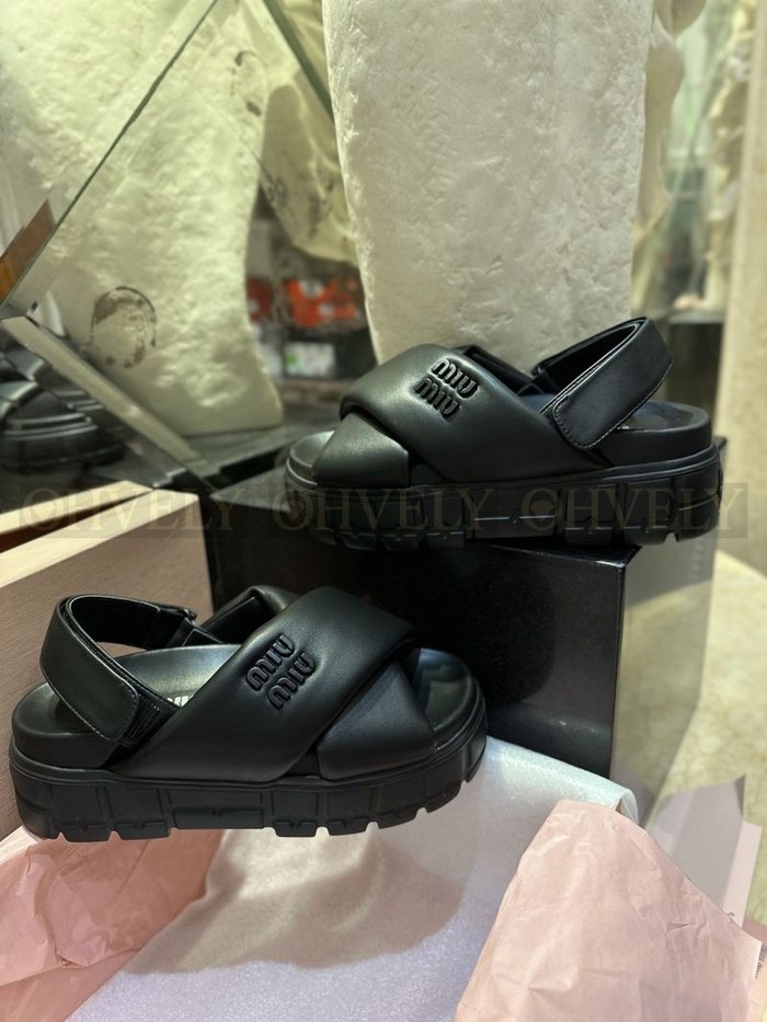 미우미우 통굽 샌들