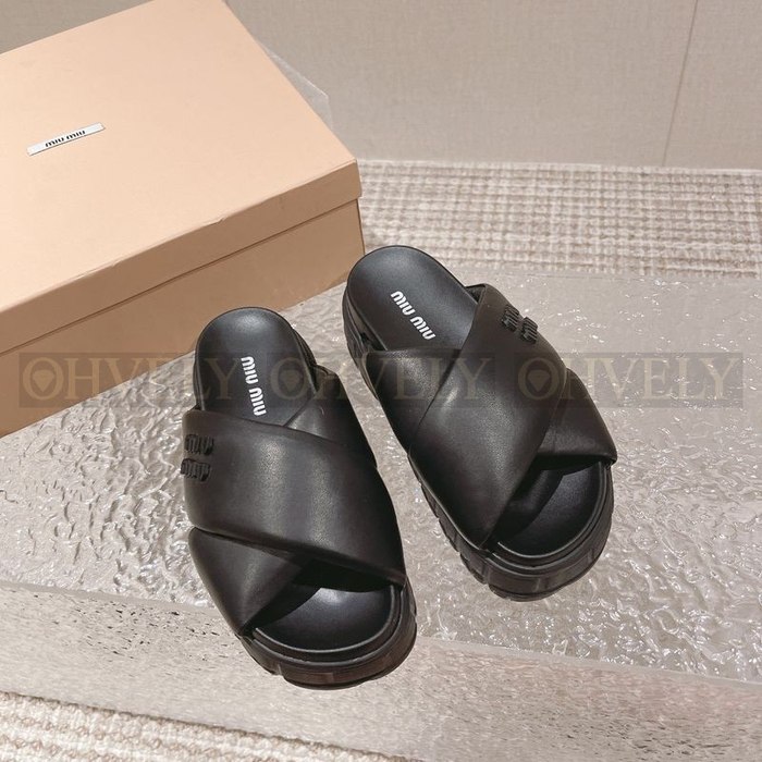 미우미우 로고 패딩 레더 크로스 샌들