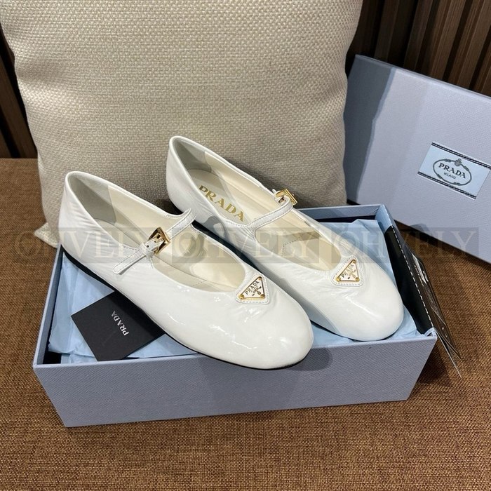 프라다 삼각로고  메리제인 플랫