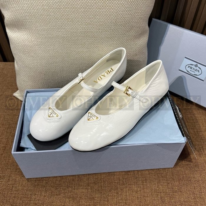 프라다 삼각로고  메리제인 플랫