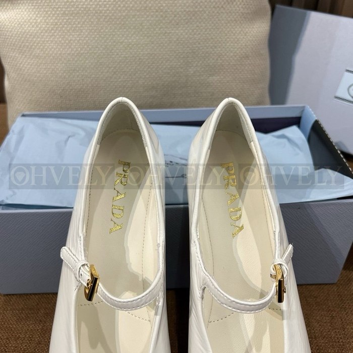 프라다 삼각로고  메리제인 플랫