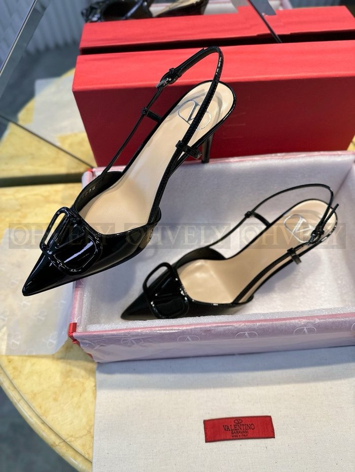 발렌티노 페이던트 브이로고 시그니처 슬링백 펌프스