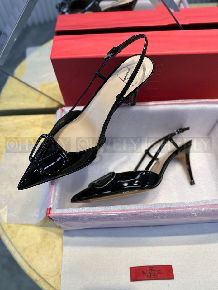 발렌티노 페이던트 브이로고 시그니처 슬링백 펌프스