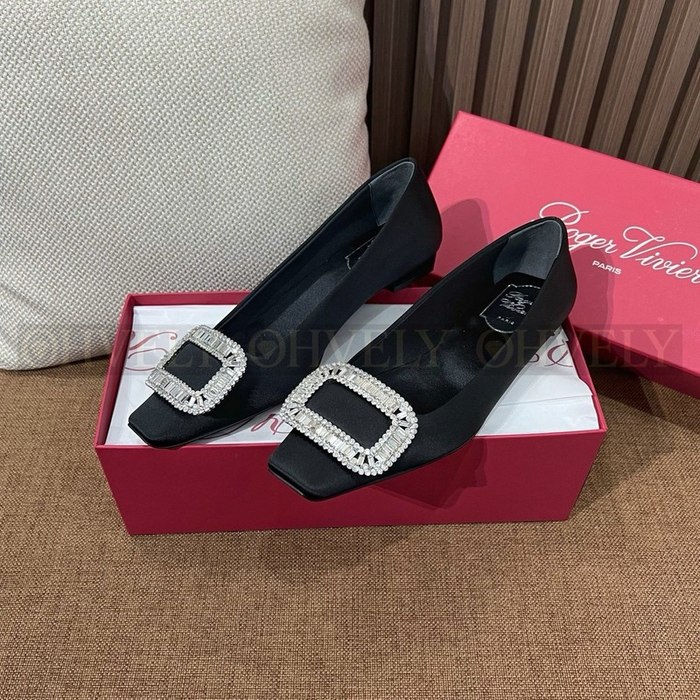 로저비비에 벨 비비에 크리스탈 버클 발레리나 플랫