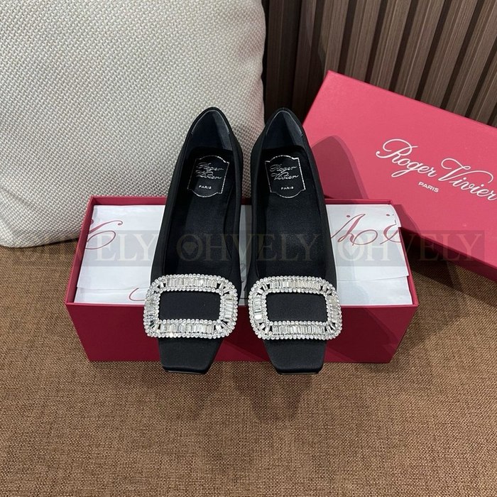 로저비비에 벨 비비에 크리스탈 버클 발레리나 플랫