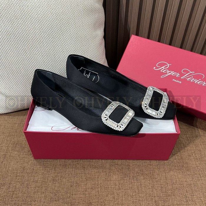 로저비비에 벨 비비에 크리스탈 버클 발레리나 플랫