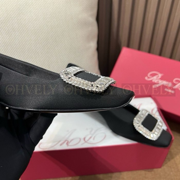 로저비비에 벨 비비에 크리스탈 버클 발레리나 플랫