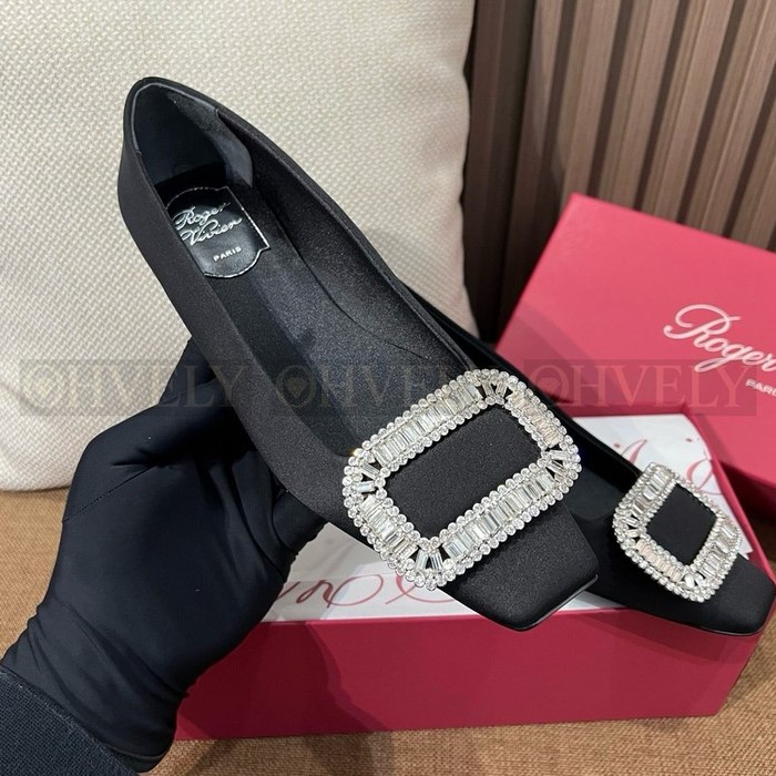 로저비비에 벨 비비에 크리스탈 버클 발레리나 플랫