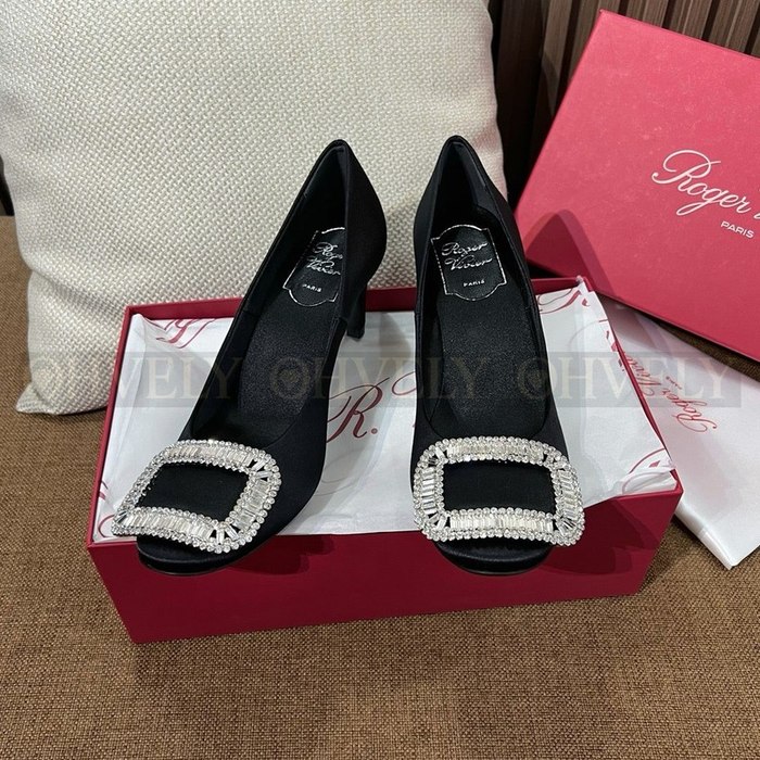 로저비비에 벨 비비에 크리스탈 버클 펌프스 힐