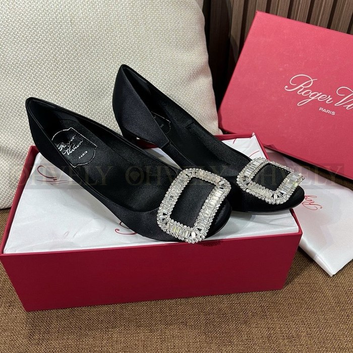 로저비비에 벨 비비에 크리스탈 버클 펌프스 힐