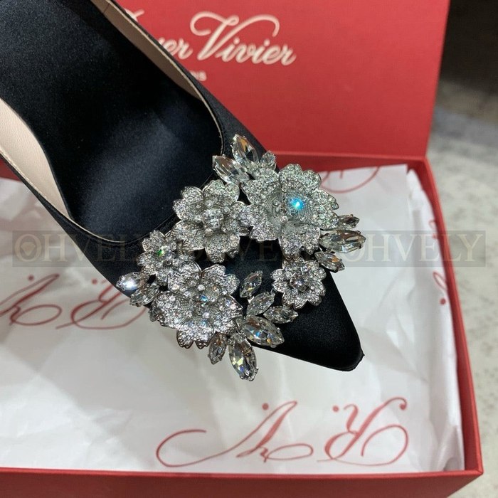 로저비비에 부케스트라스 버클 펌프스