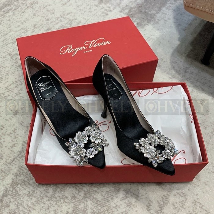 로저비비에 부케스트라스 버클 펌프스