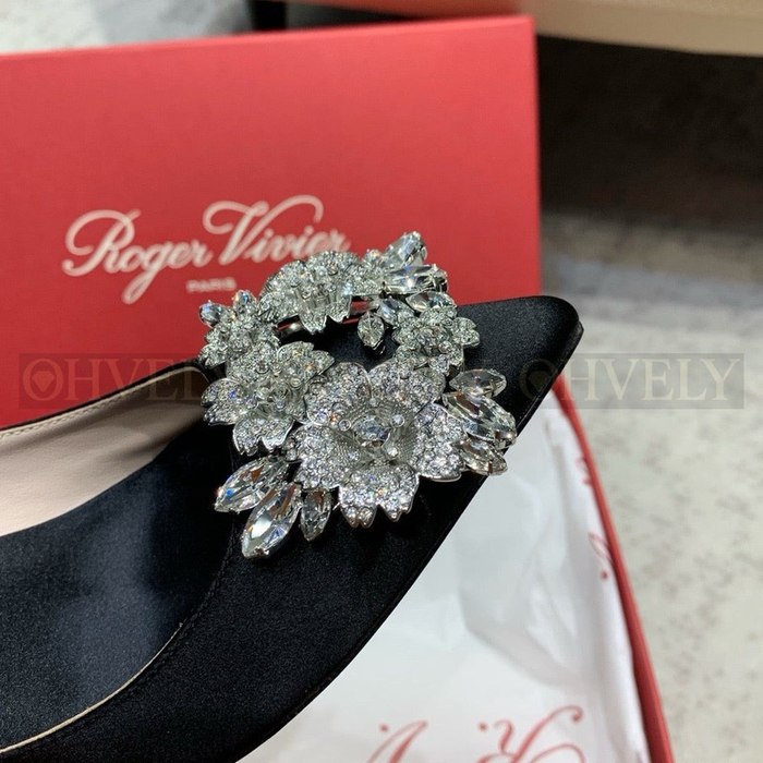 로저비비에 부케스트라스 버클 펌프스