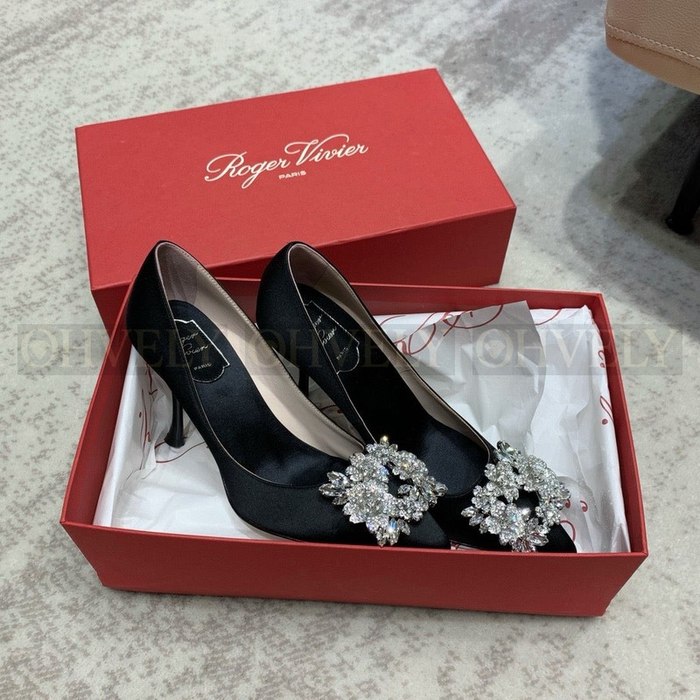 로저비비에 부케스트라스 버클 펌프스