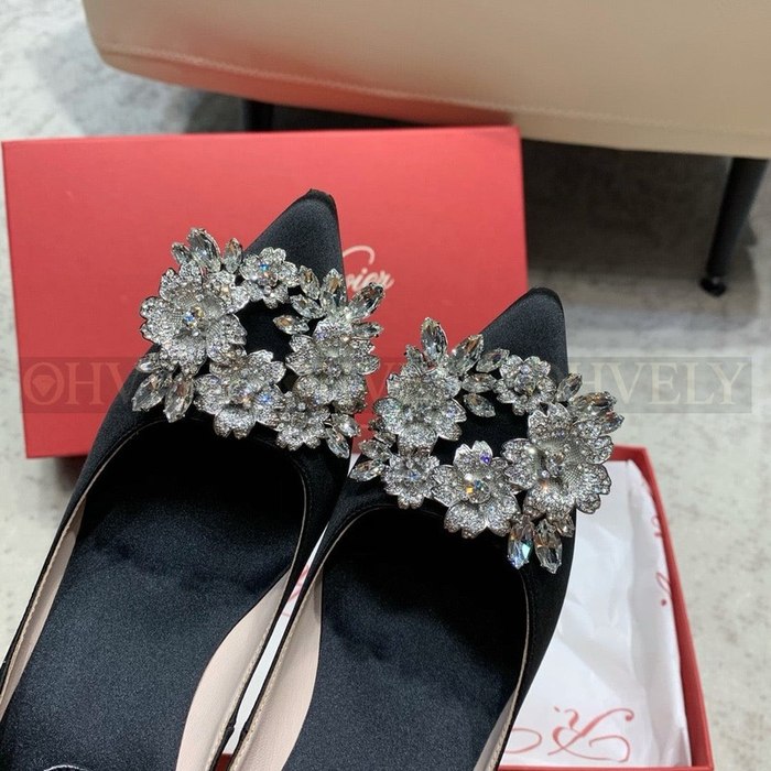 로저비비에 부케스트라스 버클 펌프스