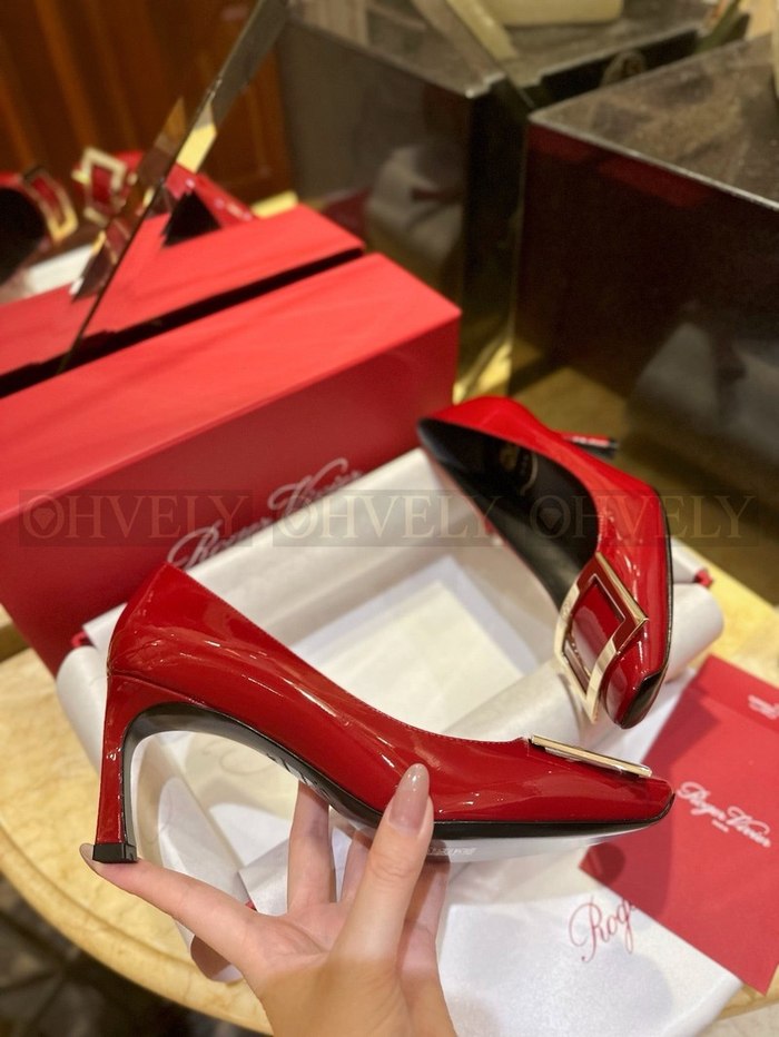 로저비비에 트럼펫 메탈 버클 힐