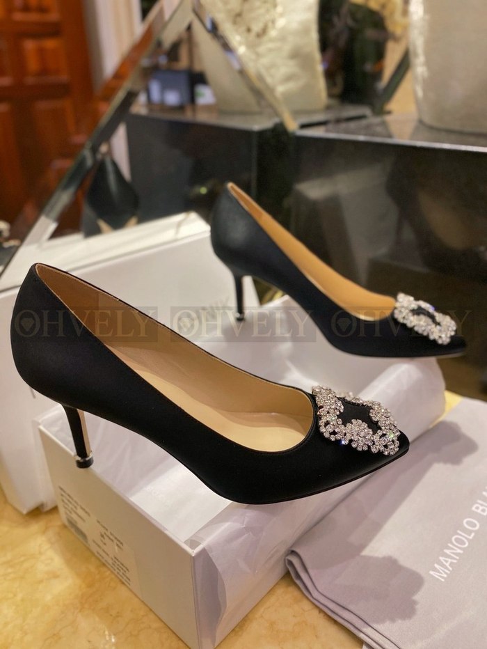 마놀로블라닉 한기시 90 새틴 펌프스 힐