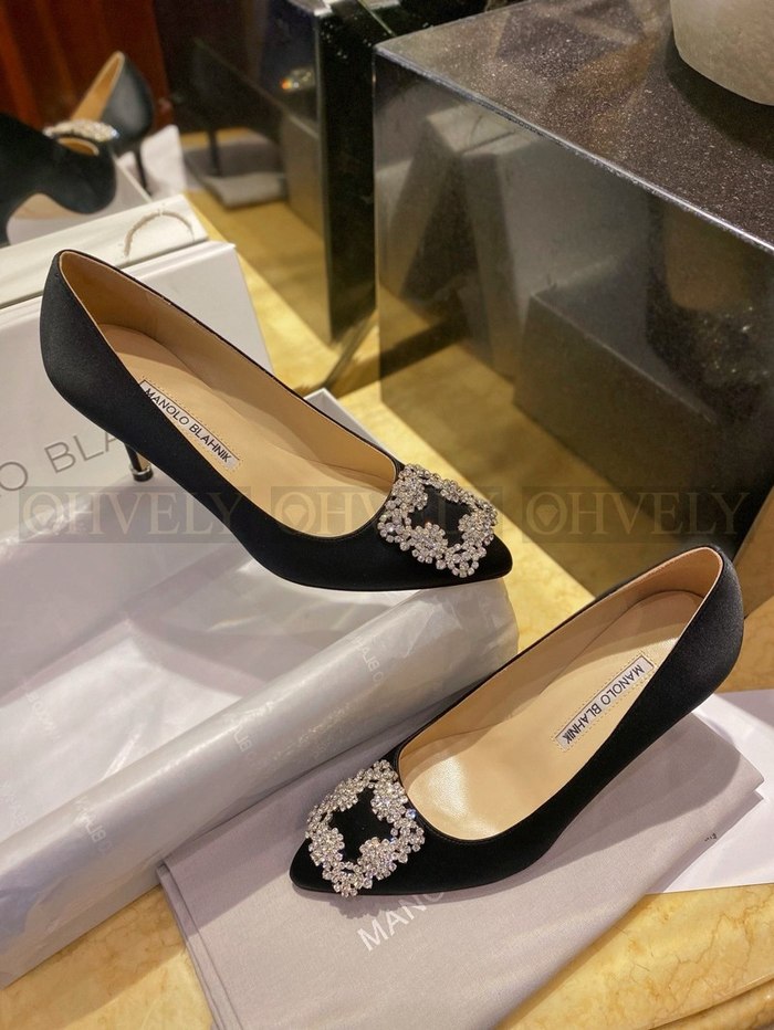 마놀로블라닉 한기시 90 새틴 펌프스 힐