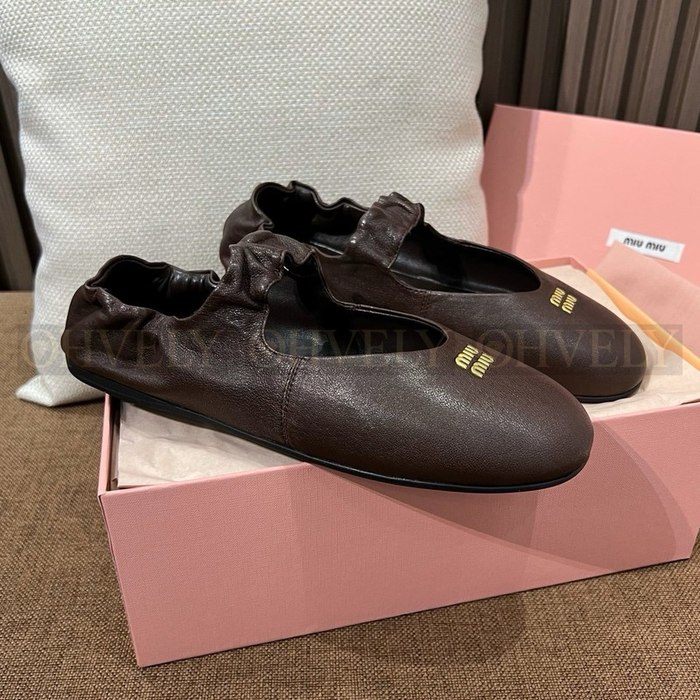 미우미우 루슈 나파 가죽 발레리나