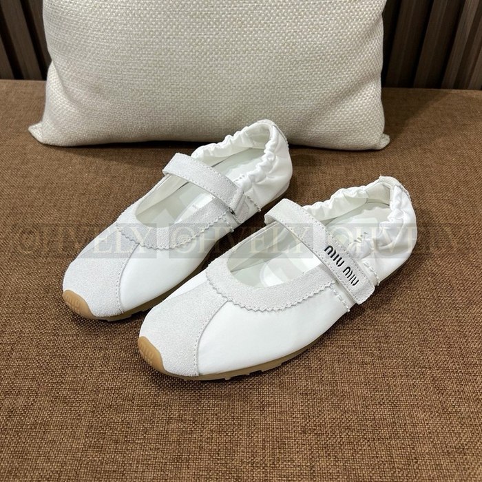 미우미우 블리치드 나파 가죽 발레리나