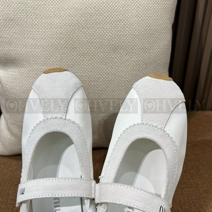 미우미우 블리치드 나파 가죽 발레리나