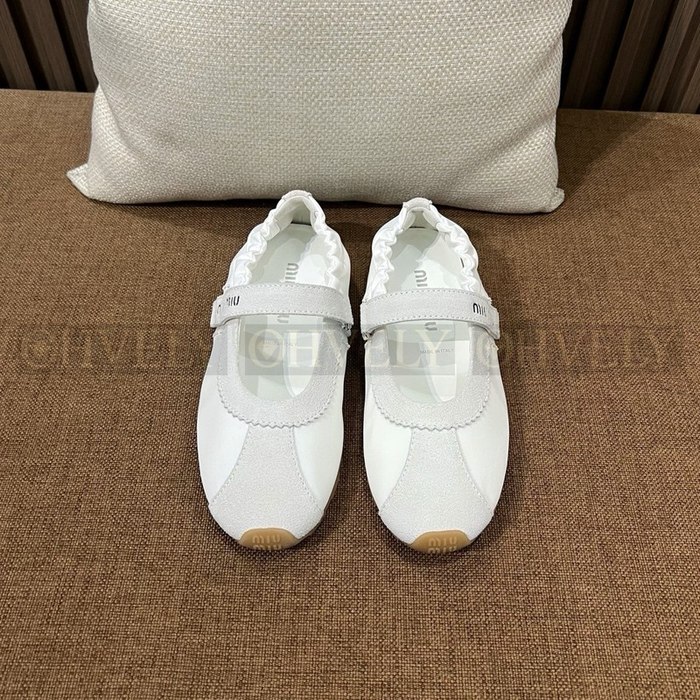 미우미우 블리치드 나파 가죽 발레리나