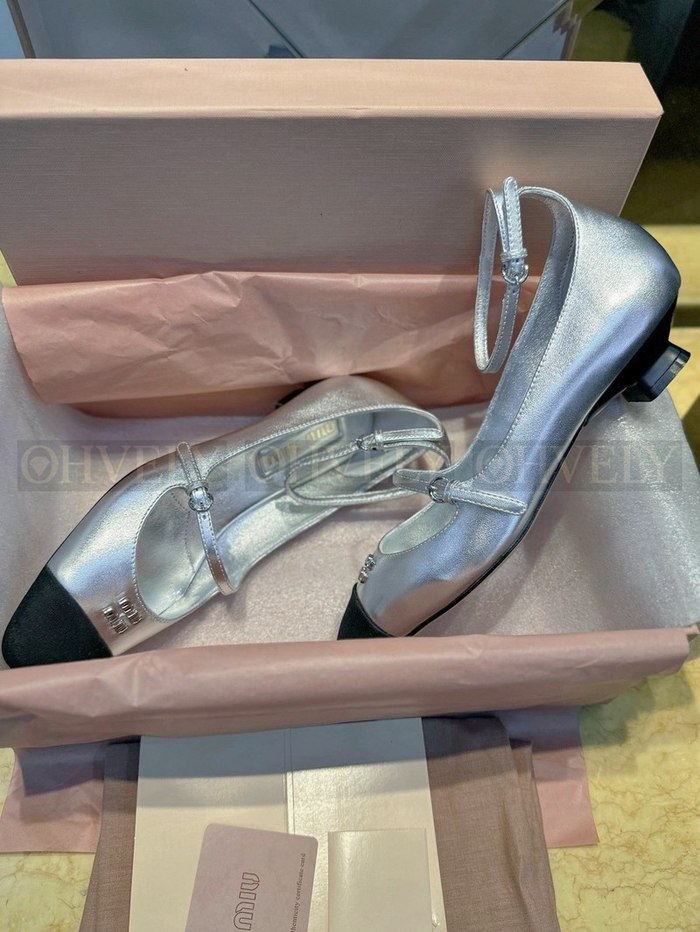 미우미우 사틴 샴브레이 크리스탈 슬링백 펌프스