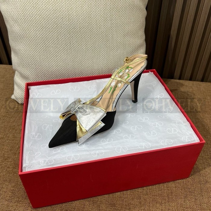 발렌티노 가라바니 슬링백