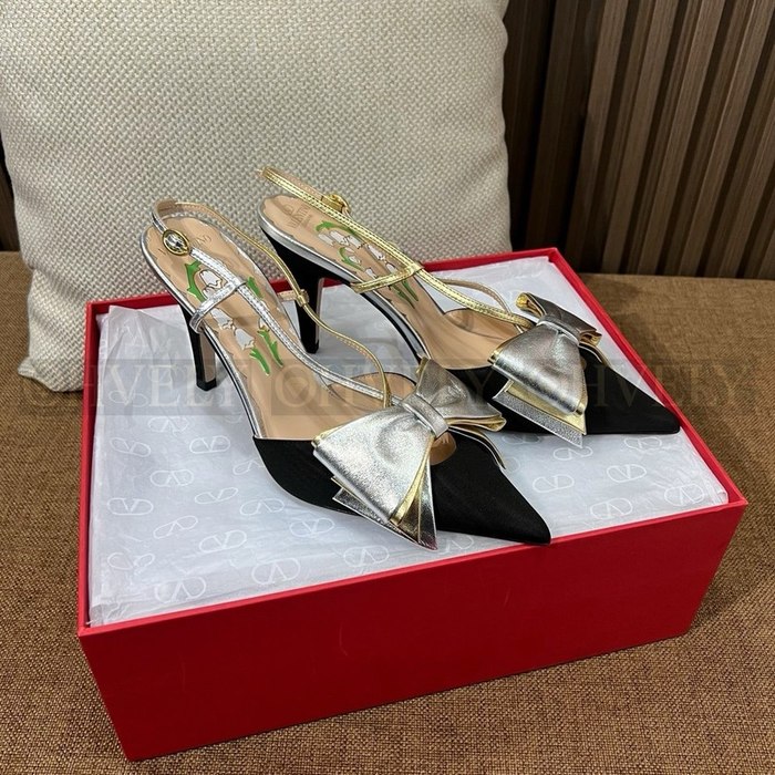 발렌티노 가라바니 슬링백