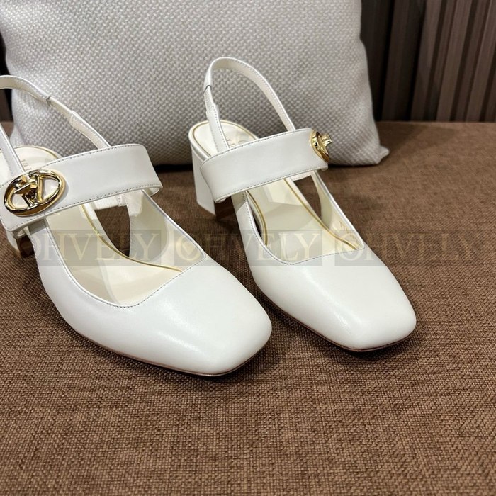 발렌티노 가라바니 힐 펌프스