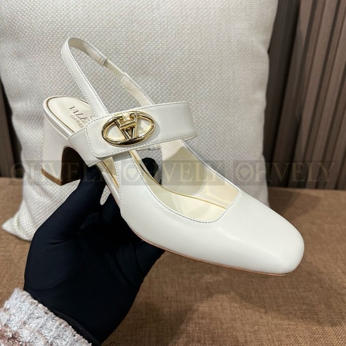 발렌티노 가라바니 힐 펌프스