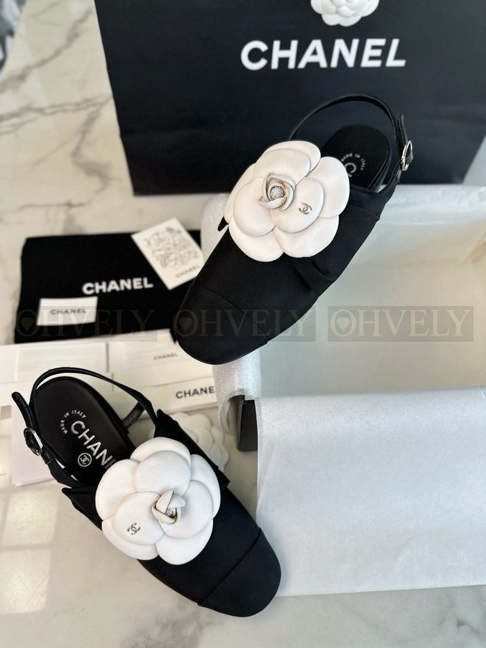 샤넬 23FW 까멜리아 슬링백