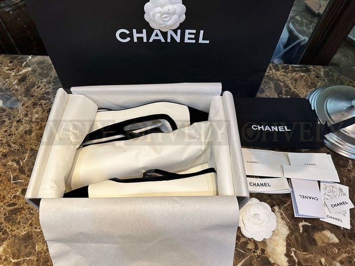 샤넬 스웨이드 스텔레토