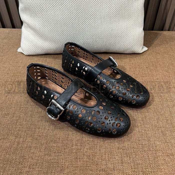 알라이아 비엔 발레 플랫