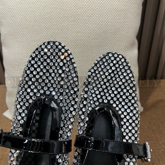 알라이아 크리스탈 메쉬 플랫 슈즈