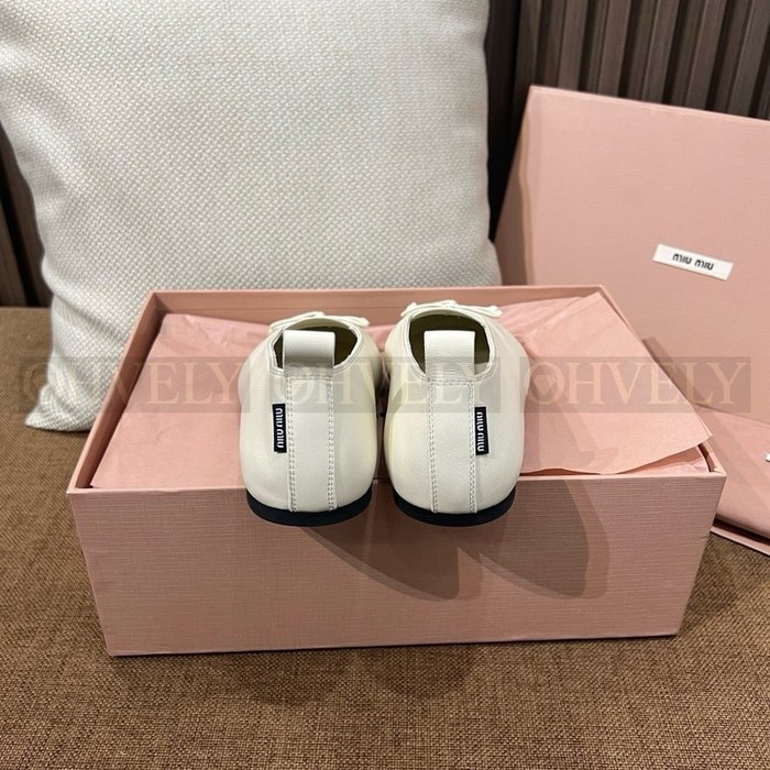 미우미우 엘랑 나파 가죽 발레리나 슈즈