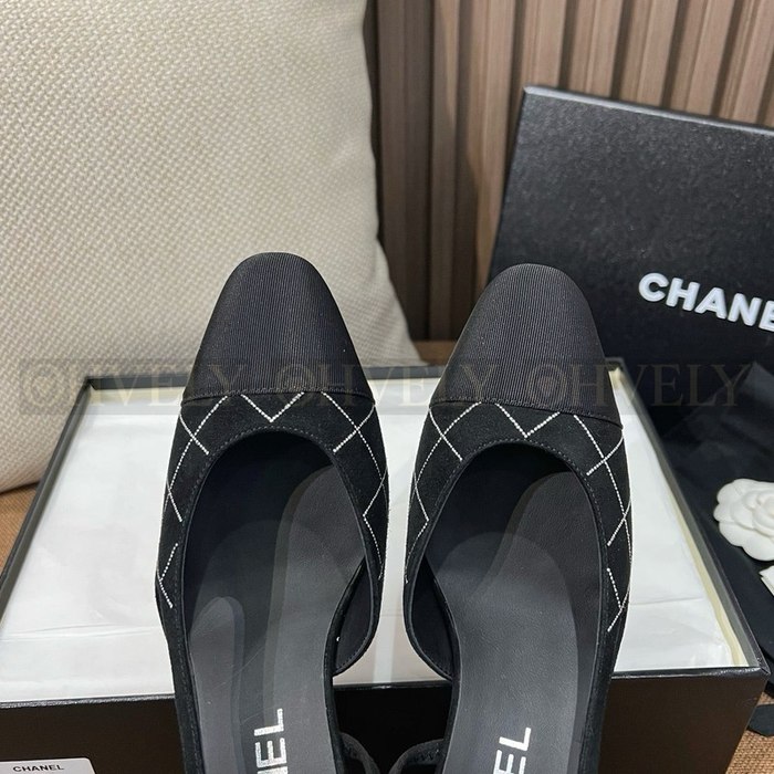 샤넬 스웨이드 통굽 슬링백 미드힐