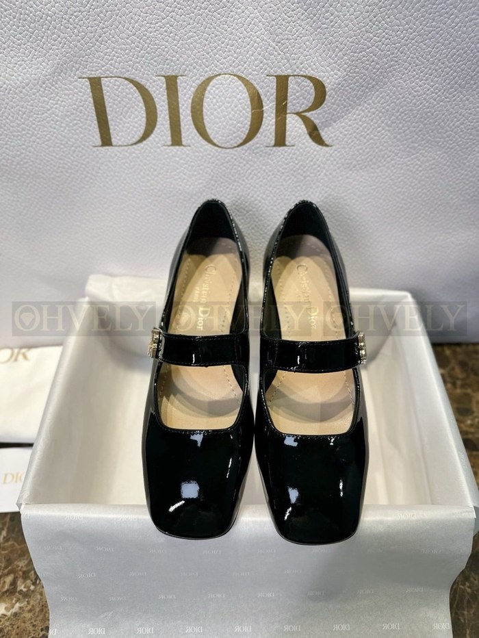 디올 미스 펌프스