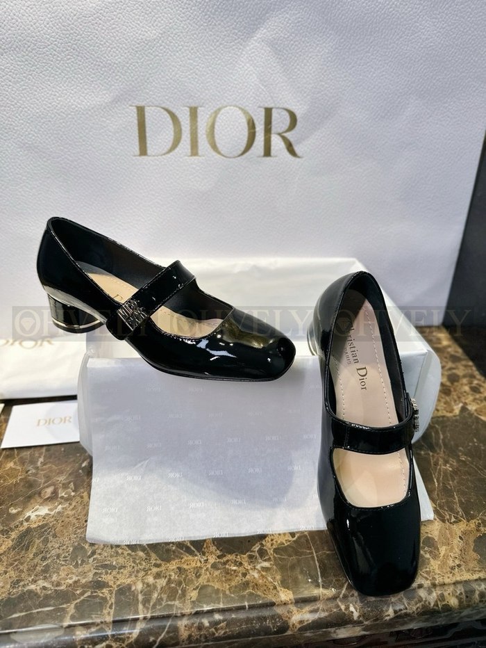 디올 미스 펌프스