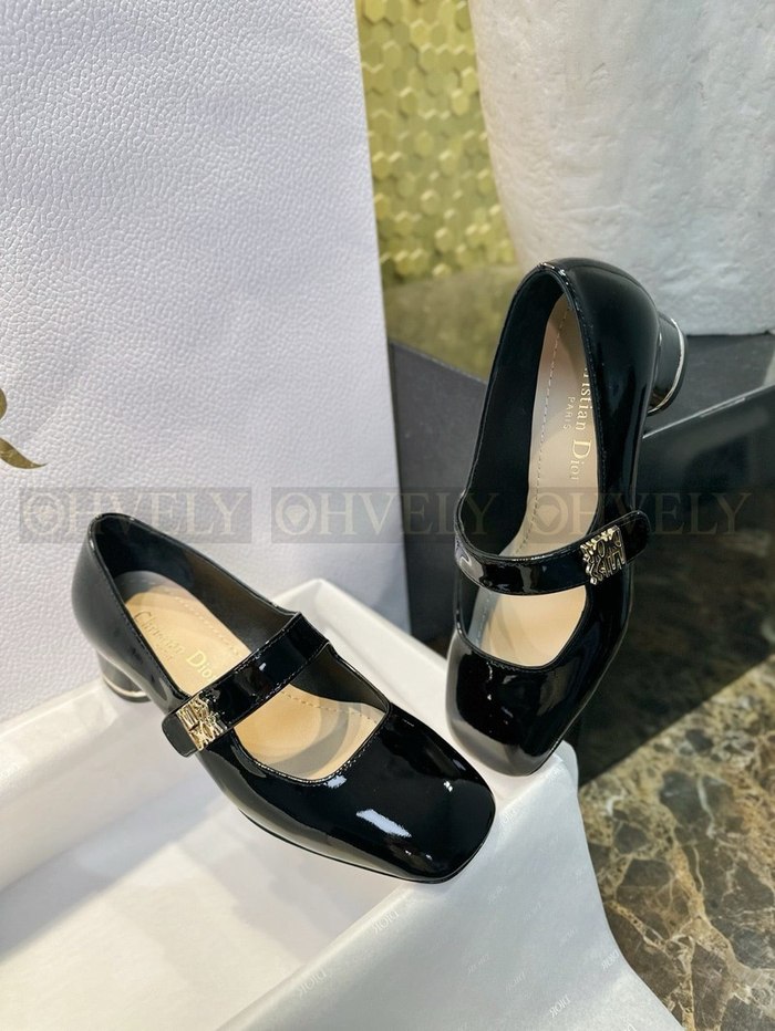 디올 미스 펌프스