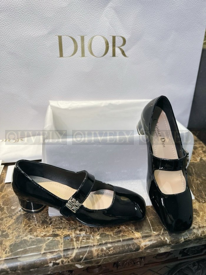 디올 미스 펌프스