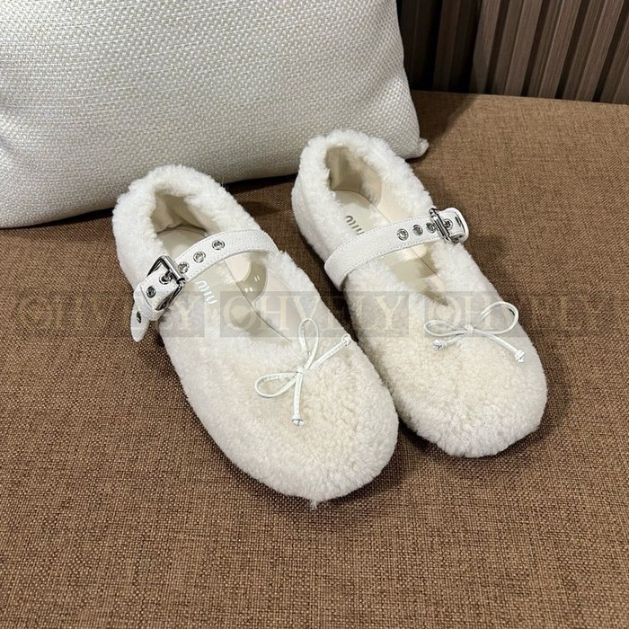 미우미우 쉐어링 발레리나 플랫