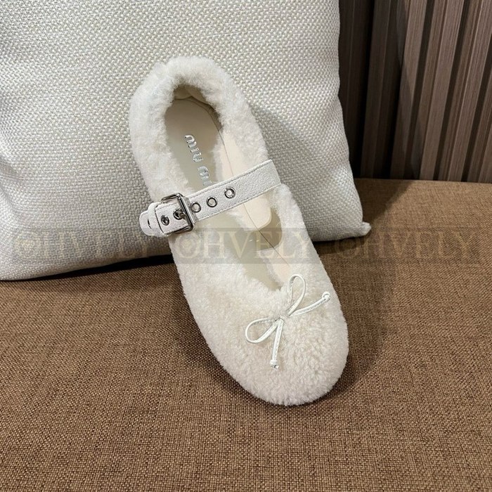 미우미우 쉐어링 발레리나 플랫