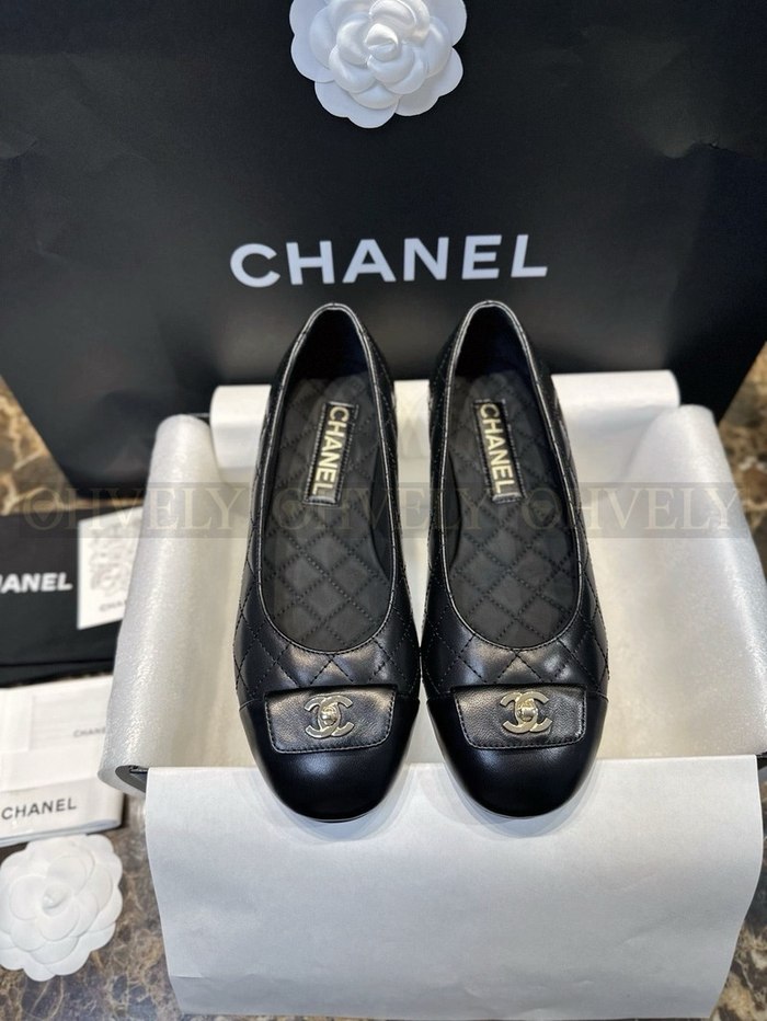 샤넬 레더 발레리나 플랫