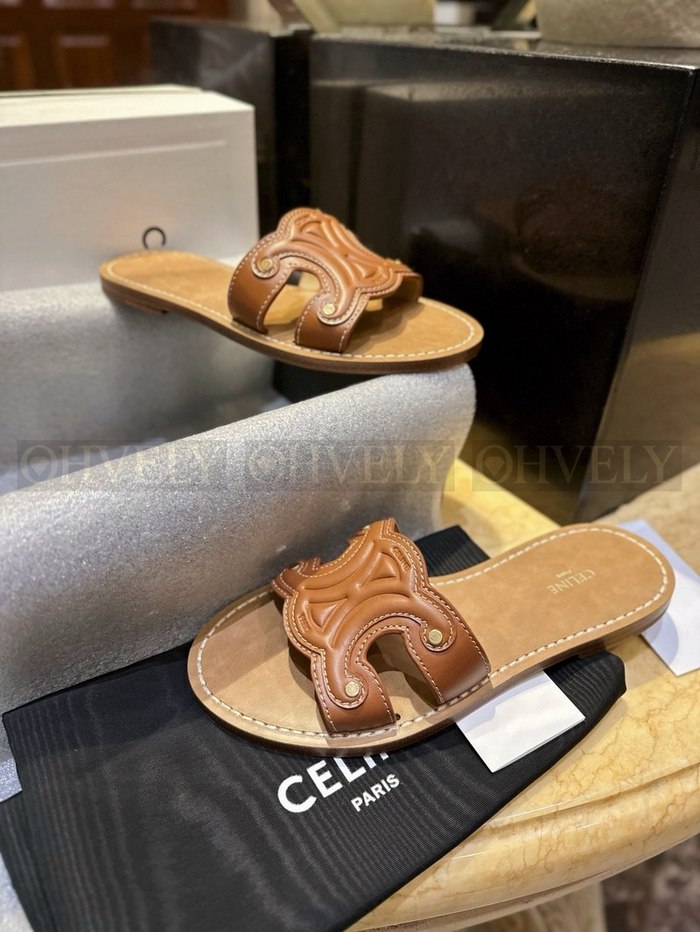 셀린느 트리옹프 뮬 슬리퍼