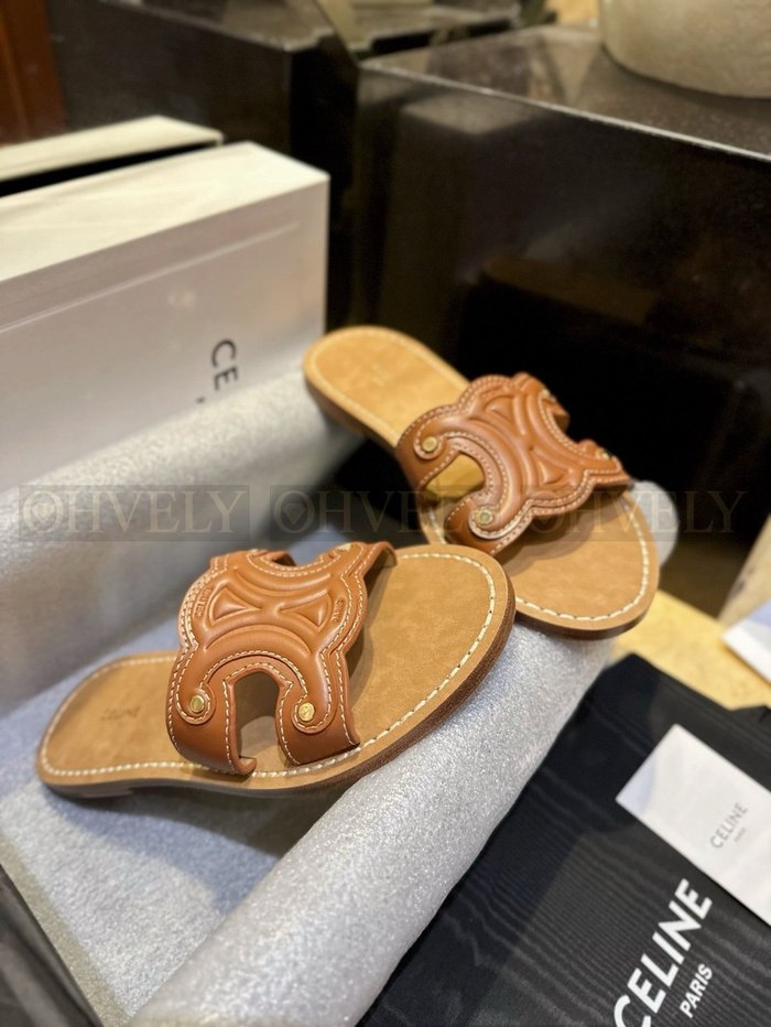 셀린느 트리옹프 뮬 슬리퍼